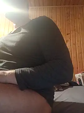 Snapshot of MArciQuarky chatting on 12.19.25 MArciQuarky online show from 12.19.25