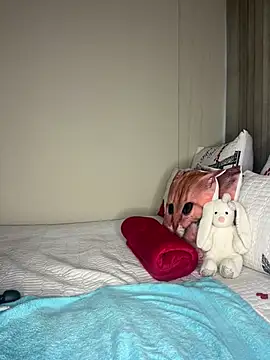 Snapshot of Kinkyy_ chatting on 02.04.25 Kinkyy online show from 02.04.25