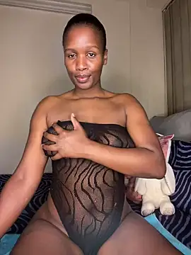 Snapshot of Kinkyy_ chatting on 02.13.25 Kinkyy online show from 02.13.25