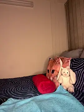 Snapshot of Kinkyy_ chatting on 02.14.25 Kinkyy online show from 02.14.25