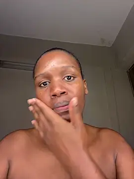 Snapshot of Kinkyy_ chatting on 02.18.25 Kinkyy online show from 02.18.25