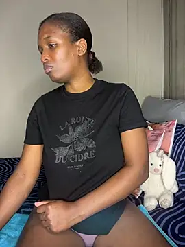 Snapshot of Kinkyy_ chatting on 02.19.25 Kinkyy online show from 02.19.25