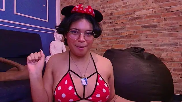 Emmapark  online show from 11.28.25