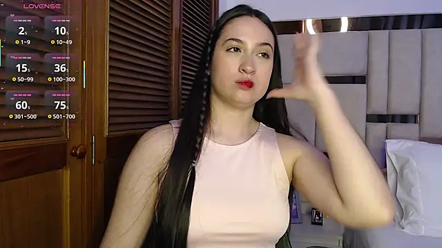 Snapshot of sofiaduque_26 chatting on 05.22.26 sofiaduque 26 online show from 05.22.26