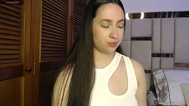 Snapshot of sofiaduque_26 chatting on 06.03.26 sofiaduque 26 online show from 06.03.26