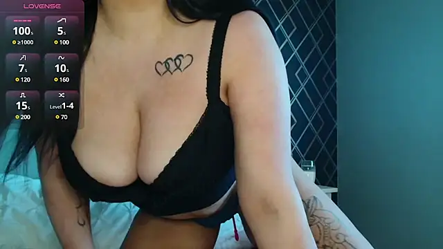 Layla UK online show from 03.18.25