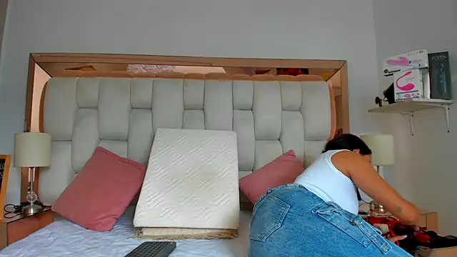 emilyparkerr01 online show from 11.05.25