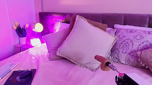 Giaa Ross online show from 02.13.25