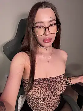 fuckdoll 18 online show from 02.27.26