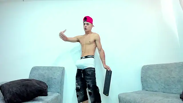 Snapshot of JuniorMorris_ chatting on 03.20.25 JuniorMorris  online show from 03.20.25