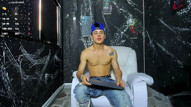 Snapshot of JuniorMorris_ chatting on 09.12.25 JuniorMorris  online show from 09.12.25