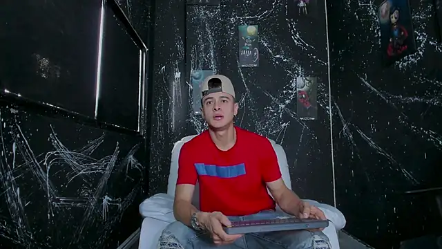 Snapshot of JuniorMorris_ chatting on 09.16.25 JuniorMorris  online show from 09.16.25