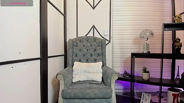 Snapshot of JuniorMorris_ chatting on 09.17.25 JuniorMorris  online show from 09.17.25