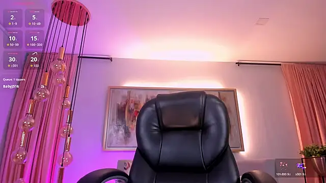 RoxanneHill  online show from 01.28.25