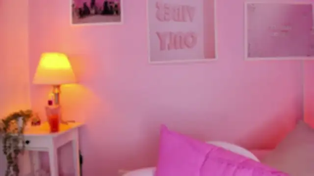 Snapshot of little-natt chatting on 12.23.24 little-natt online show from 12.23.24