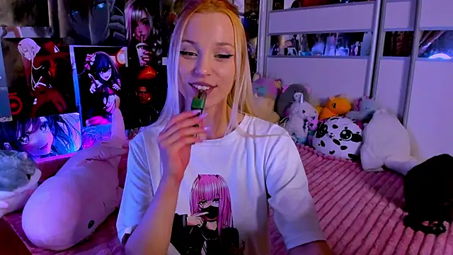 Snapshot of Cute__Pony chatting on 12.06.24 Cute Pony online show from 12.06.24