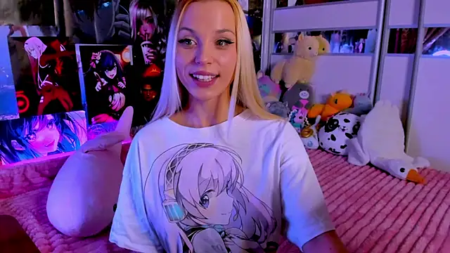 Snapshot of Cute__Pony chatting on 12.16.24 Cute Pony online show from 12.16.24