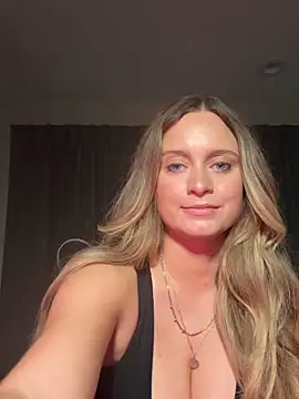 Sophie Raegan online show from 12.16.25