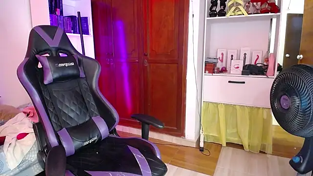 Snapshot of Amarantha_666 chatting on 12.17.24 Amarantha 666 online show from 12.17.24