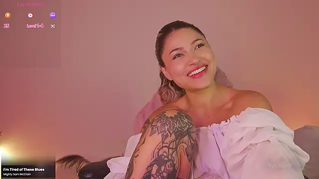 AyraSmith  online show from 02.16.25