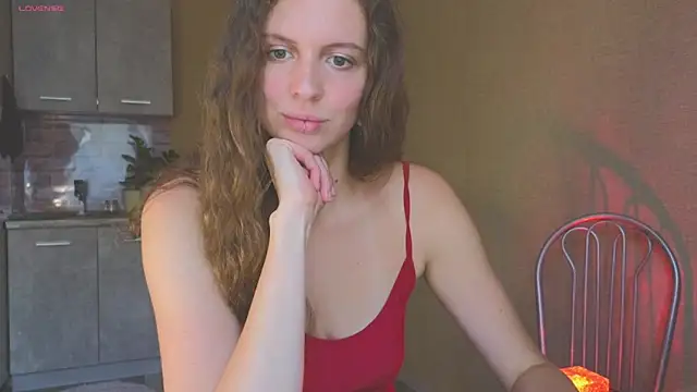 Snapshot of Sereta_Finn chatting on 10.09.25 Sereta Finn online show from 10.09.25