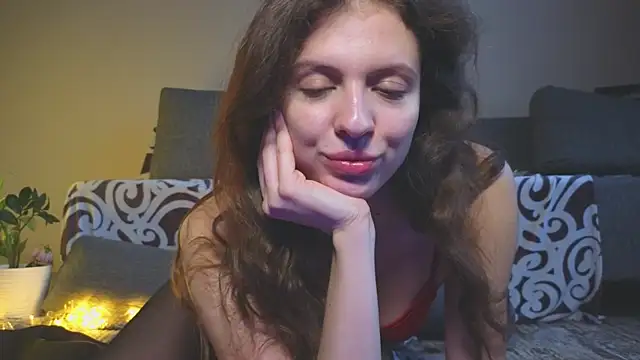 Snapshot of Sereta_Finn chatting on 11.21.25 Sereta Finn online show from 11.21.25