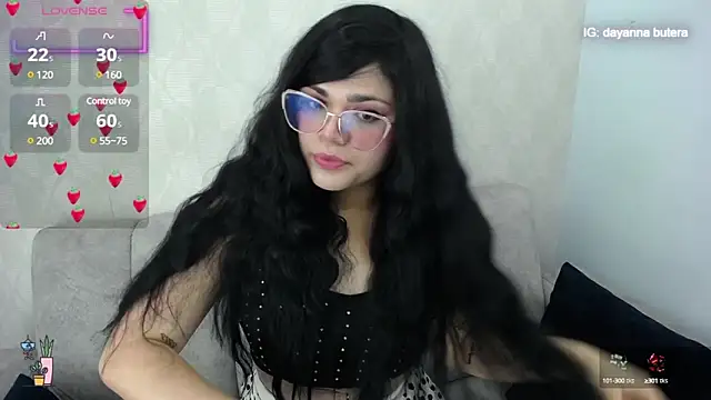 Snapshot of dayis_butera chatting on 02.18.25 dayis butera online show from 02.18.25