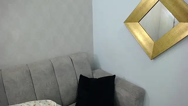 Snapshot of dayis_butera chatting on 03.19.25 dayis butera online show from 03.19.25