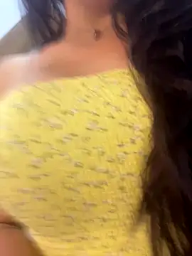 Snapshot of dayis_butera chatting on 11.13.25 dayis butera online show from 11.13.25