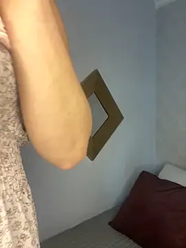 Snapshot of dayis_butera chatting on 11.27.25 dayis butera online show from 11.27.25