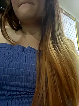 Snapshot of dayis_butera chatting on 11.28.25 dayis butera online show from 11.28.25