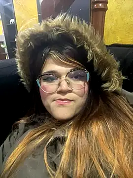 Snapshot of dayis_butera chatting on 12.02.25 dayis butera online show from 12.02.25