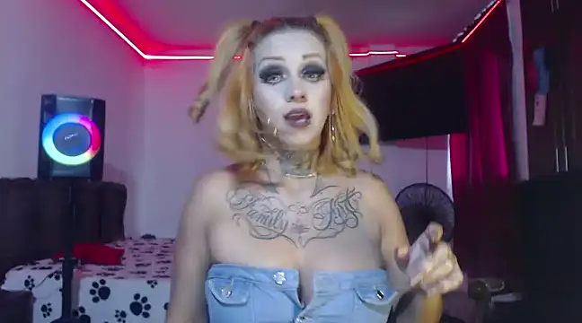 aliceesmith online show from 01.25.25