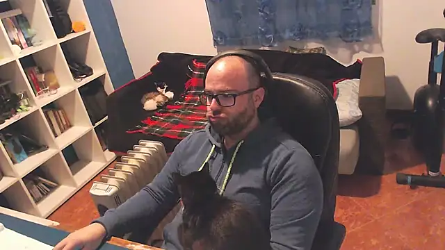 ravingr4d4 online show from 03.05.25