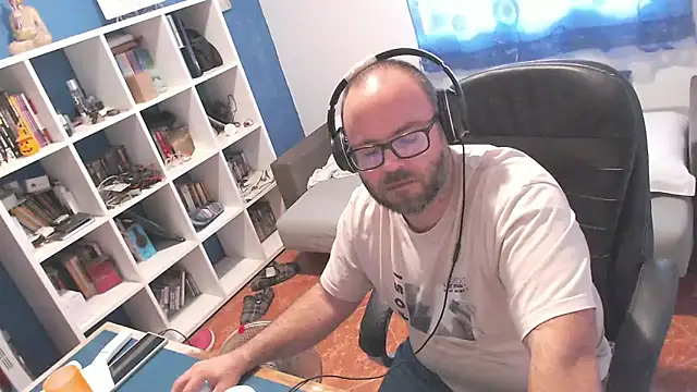 ravingr4d4 online show from 09.30.25