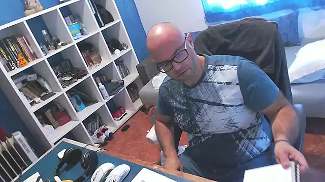 ravingr4d4 online show from 10.09.25