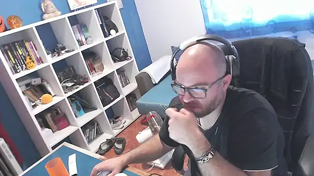 ravingr4d4 online show from 10.20.25