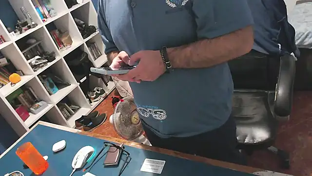 ravingr4d4 online show from 11.08.25