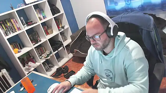 ravingr4d4 online show from 11.14.25