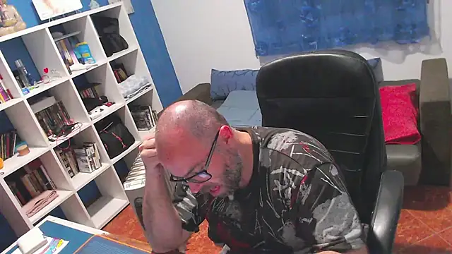 ravingr4d4 online show from 04.19.26