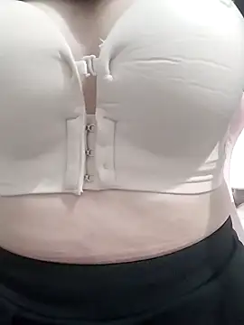 SweetGirl2k2 online show from 03.04.25