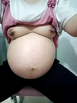 SweetGirl2k2 online show from 04.15.26