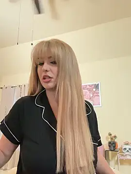 RoxxyDallas online show from 02.14.25