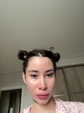 Yunasi online show from 03.11.25