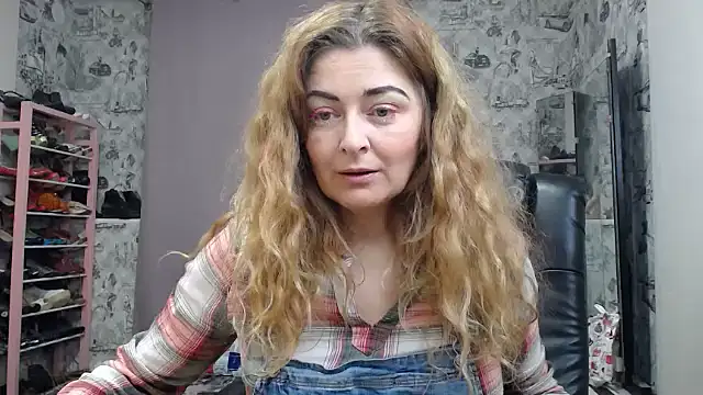 Helen1974 online show from 01.31.25