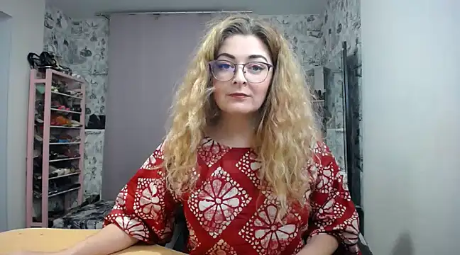 Helen1974 online show from 02.12.25