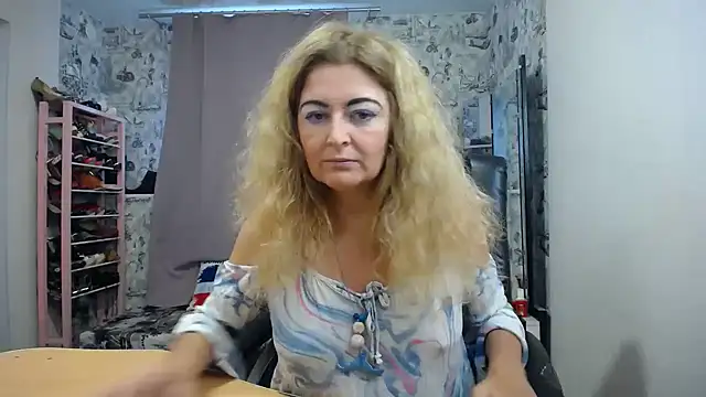 Helen1974 online show from 10.15.25