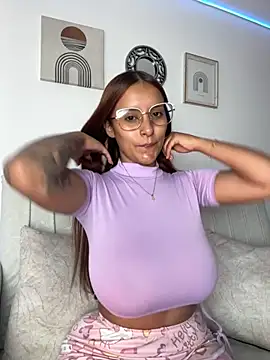 Snapshot of Seized_lust chatting on 11.05.25 Seized lust online show from 11.05.25