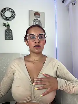 Snapshot of Seized_lust chatting on 03.18.26 Seized lust online show from 03.18.26