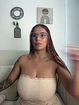 Snapshot of Seized_lust chatting on 04.16.26 Seized lust online show from 04.16.26